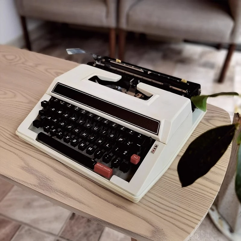 Typewriter White English Mecha - đánh giá và giá Power Tools English